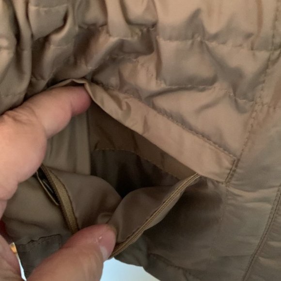 Lightweight reversible brown/beige vest - Picture 3 of 8